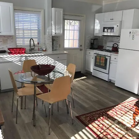 Clarendon,Suprlocation,8Ppl,Private,Metro,Park Apartment